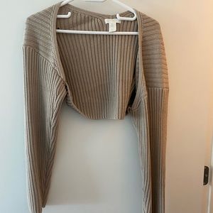 Light brown sleeve sweater